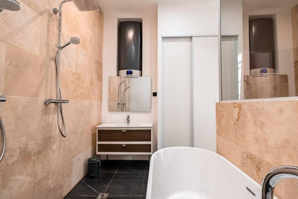 Harmonie Apartamento Nîmes Exterior foto