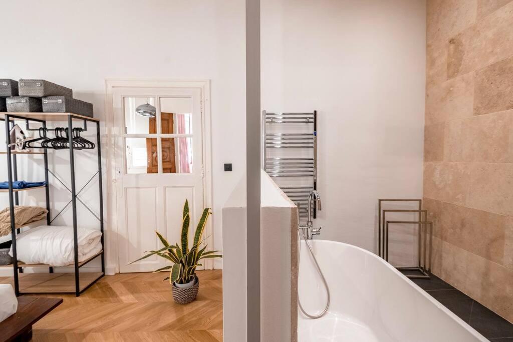 Harmonie Apartamento Nîmes Exterior foto